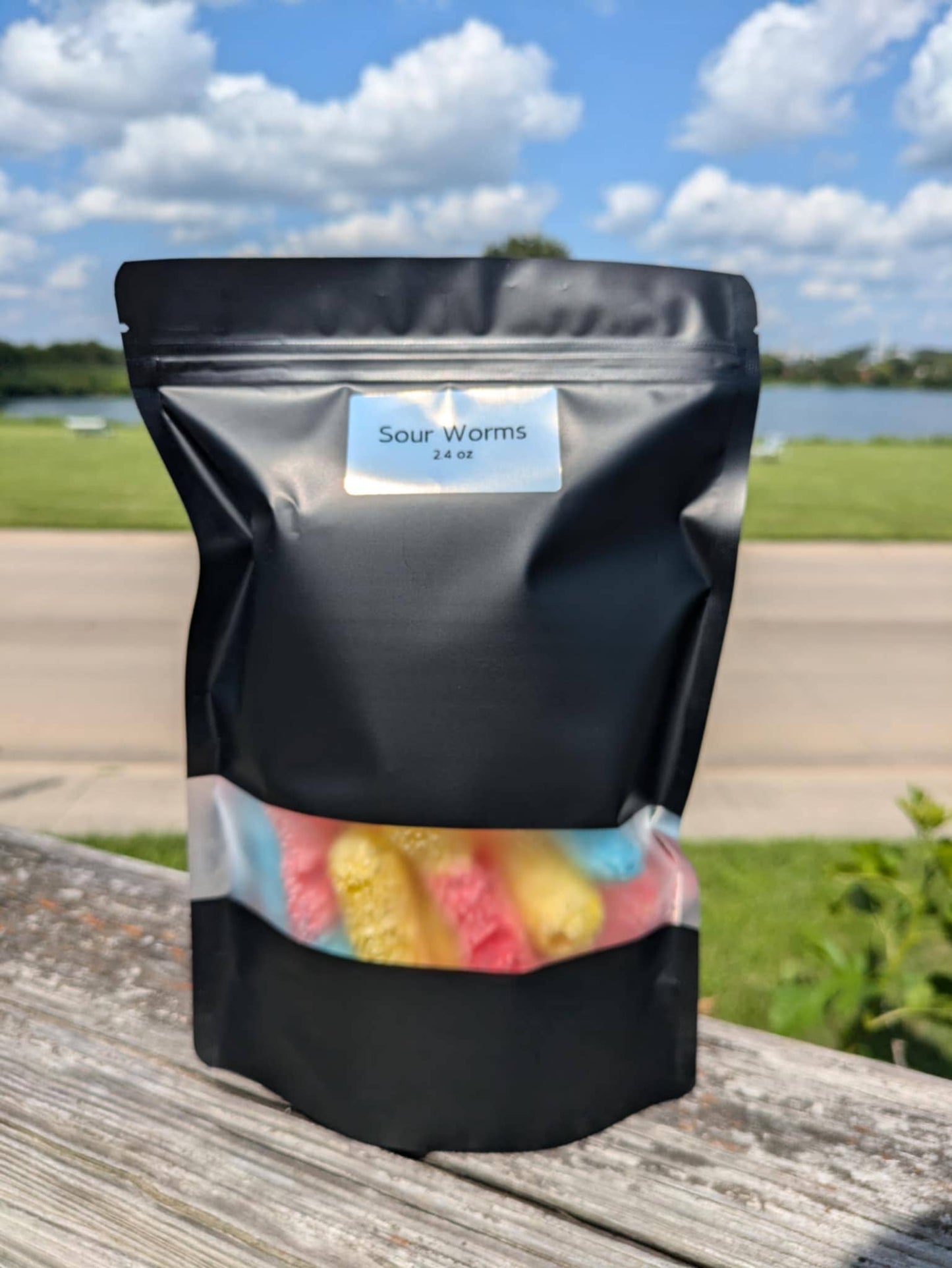 Sour worms - Freeze Dried Candy