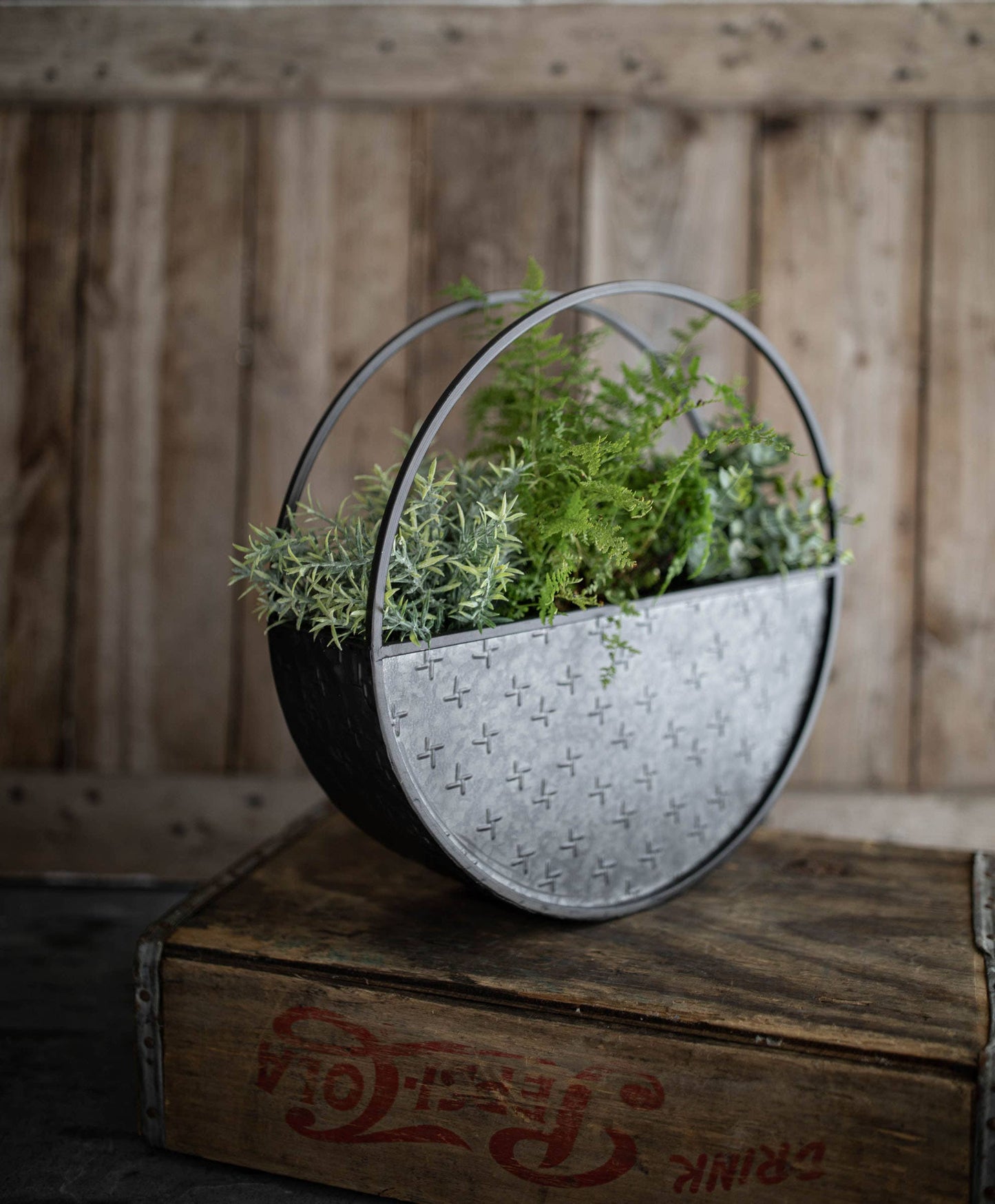 Logan Wall Planter Round