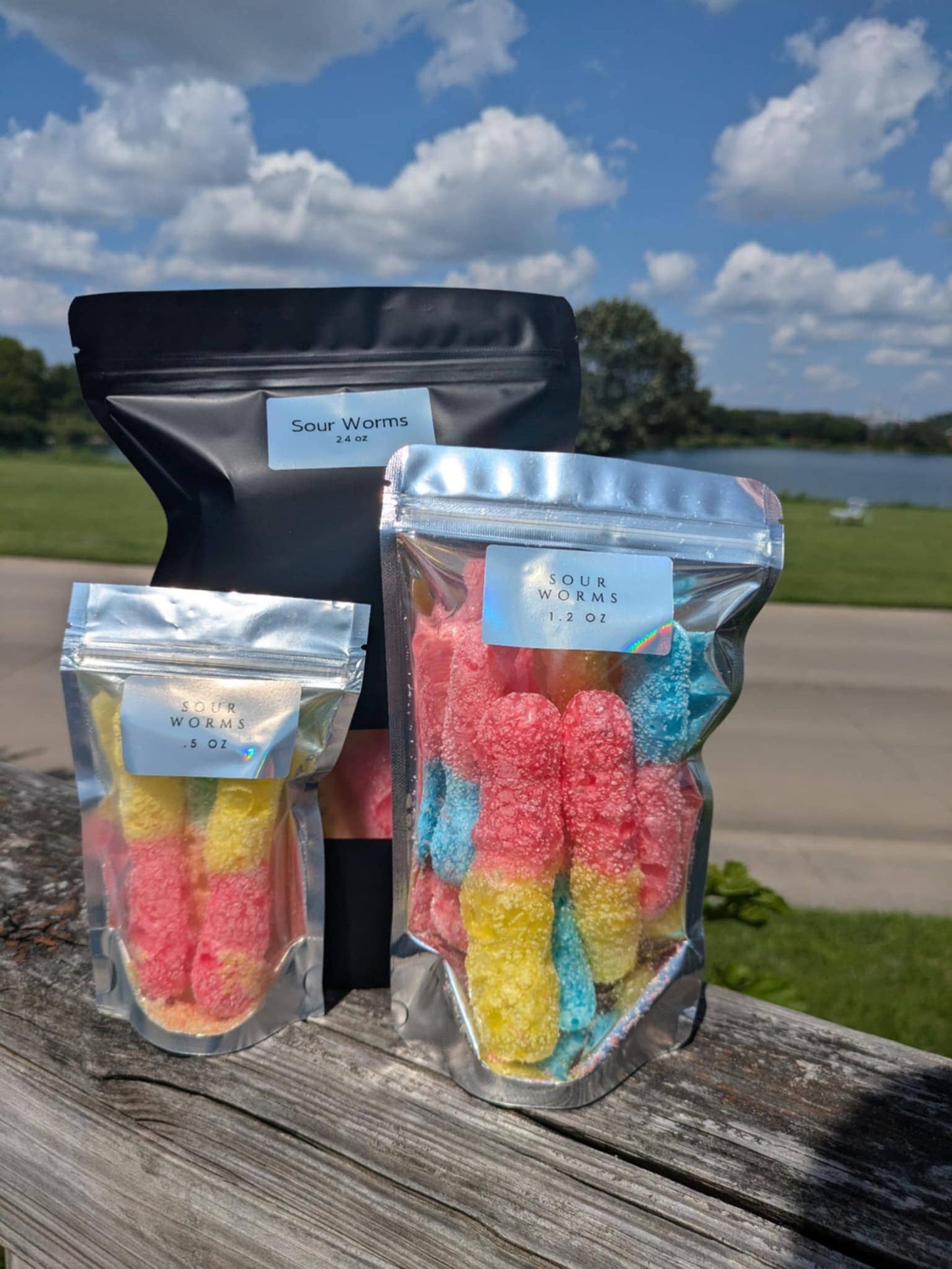 Sour worms - Freeze Dried Candy